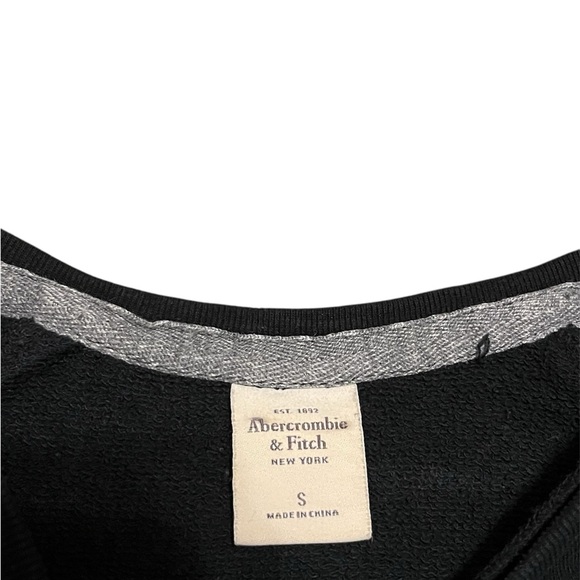 Black Cropped Long Sleeve Top - Picture 3 of 4